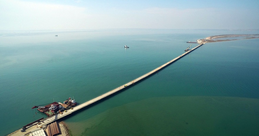 Russian Bridge to Crimea Going Up at Lightning Speed (PHOTO, VIDEO)