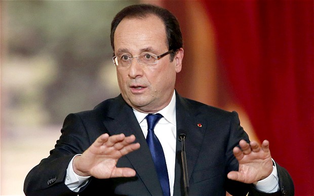 Hollande wants Poland's EU membership suspended