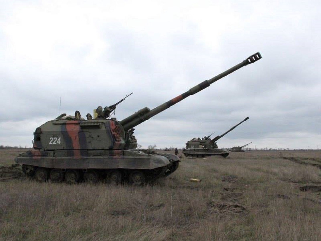 Massive Ukrainian Artillery Attack Hits in Donetsk Overnight