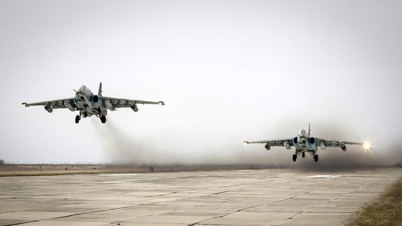 Russian Fighter Jets Destroy ISIS Units in Homs Province