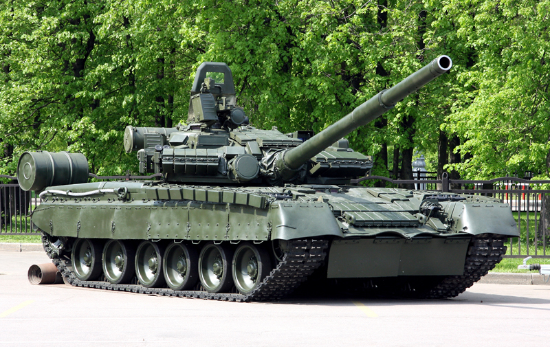 Russia to Upgrade T-80 Tank with PNM Sosna-U and Relic