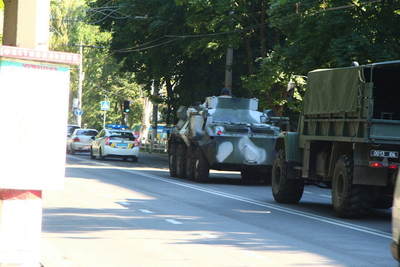 Ukraine Forms Shock Troops on Border with Crimea (Photos)