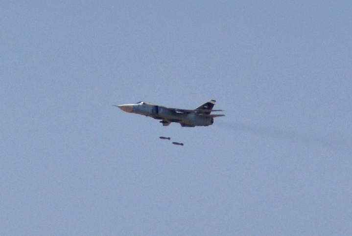 Syrian Su-24MKs Use 500-kg Incendiary Air Bombs Against Terrorists (Photos)