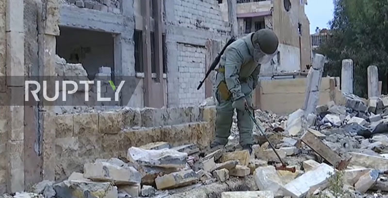 Russian Sappers Start Mine Clearance Operation in Aleppo (Video)