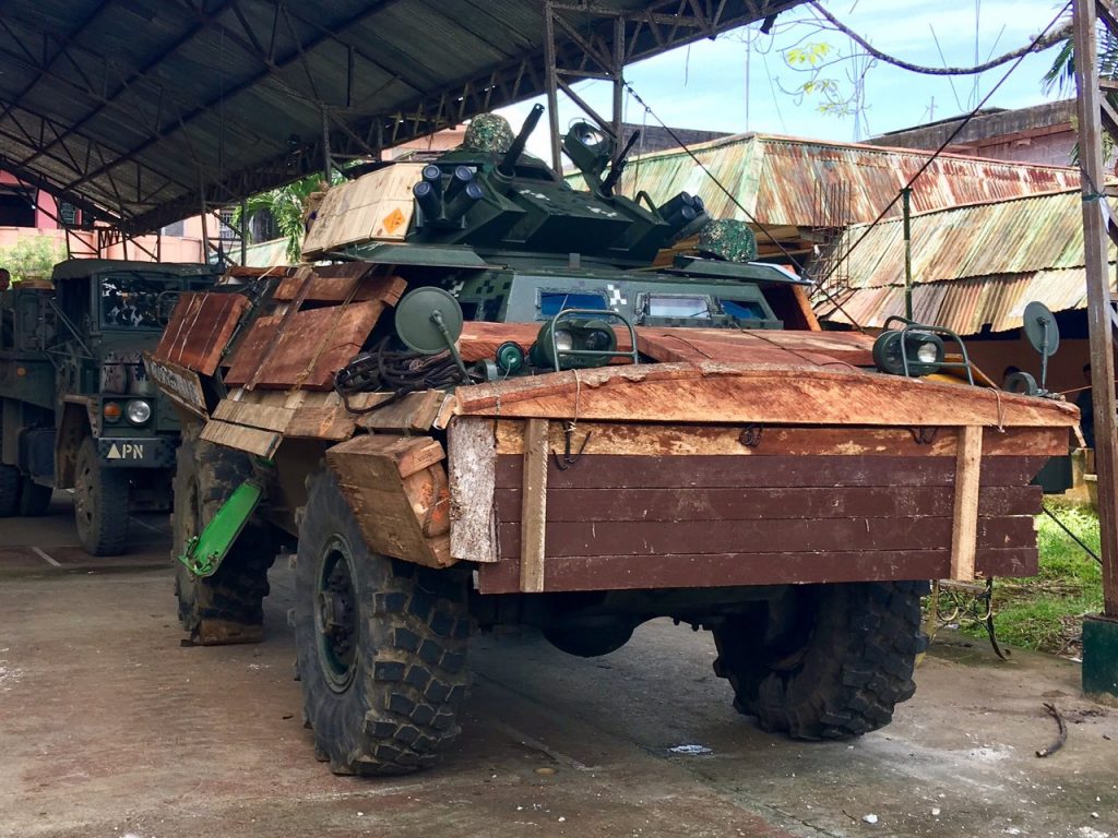 Self-Made Outside-Mounted Defenses For Philippine Army Armoured Veheicles In Marawi - Photos