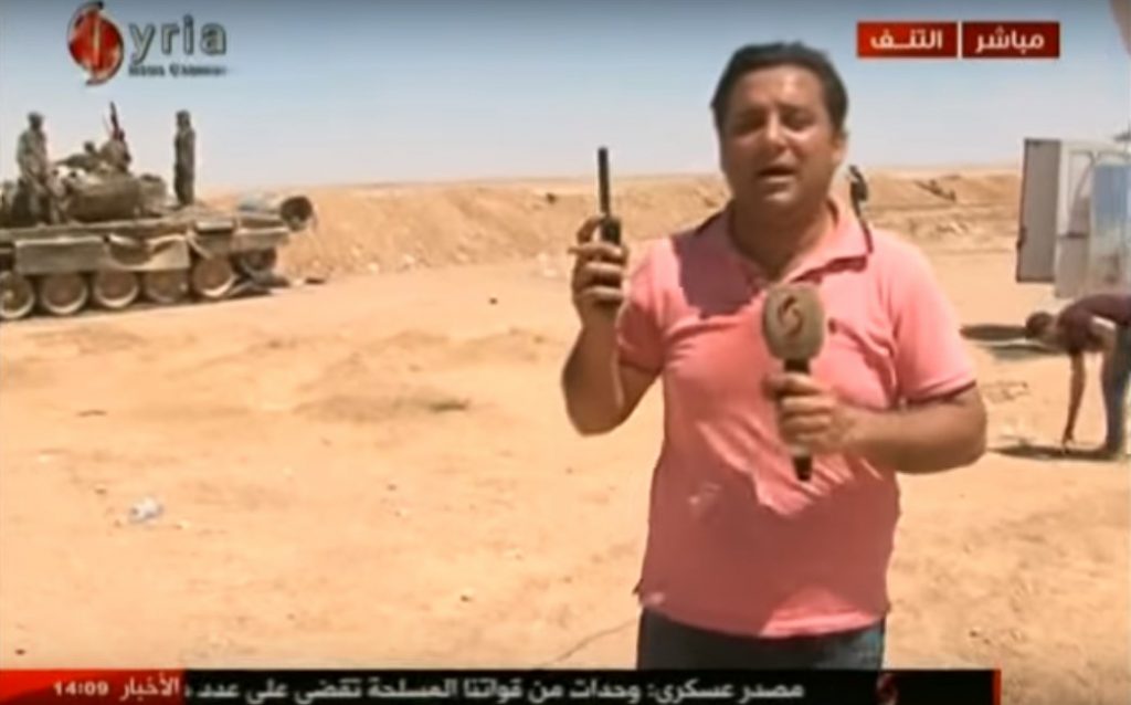 Video: Syrian Troops Deployed At Border With Iraq. First Supply Trucks Pass Border