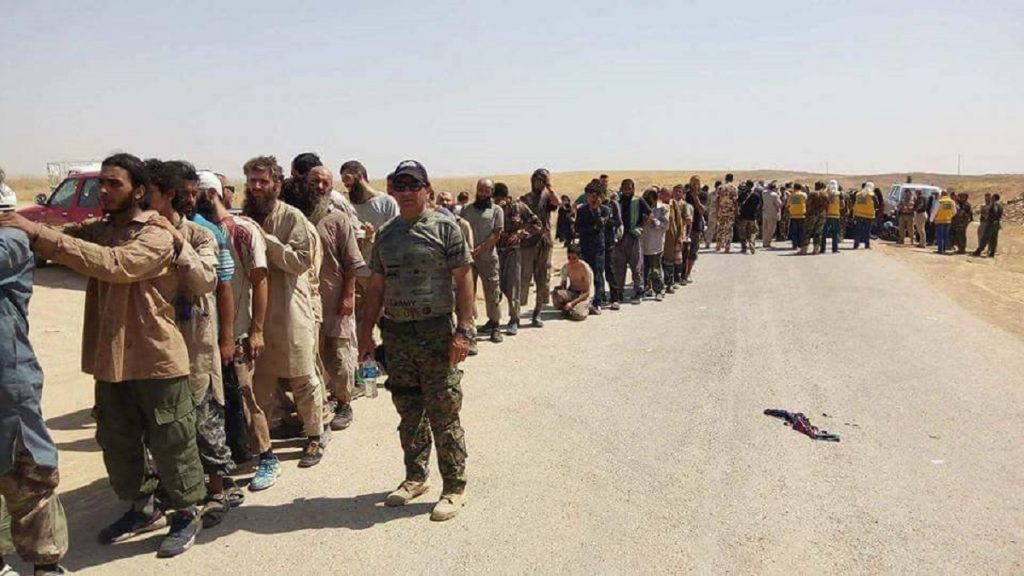 Kurdish Peshmerga Mass Execute ISIS Members Surrendered North Of Tal Afar - Reports