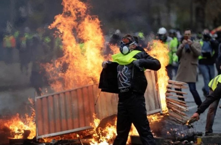 Riots In France: Overview