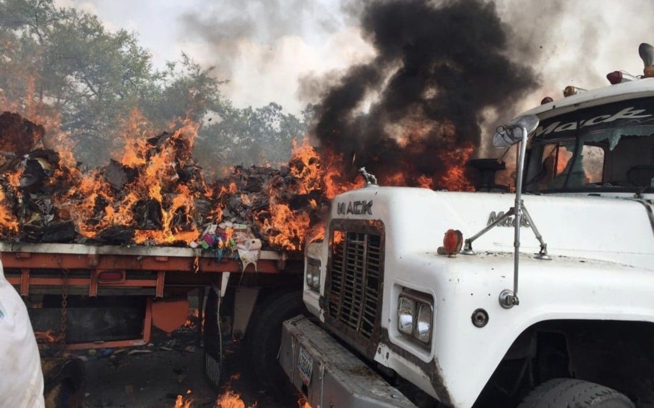 Venezuelan Military Burns Truck Carrying U.S. "Humanitarian Aid" - Fake News