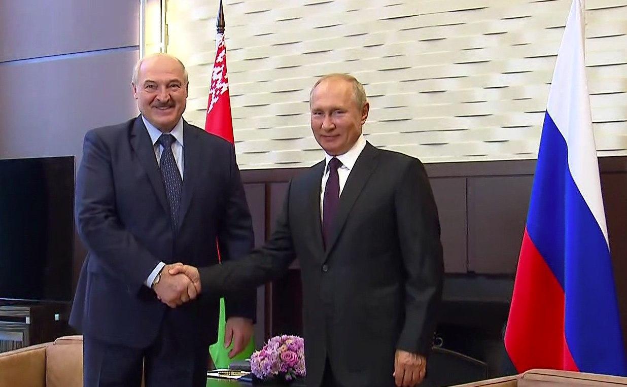 Lukashenko Meets Putin In Russia, Gets Vow For $1.5Bn Loan And COVID-19 Vaccine