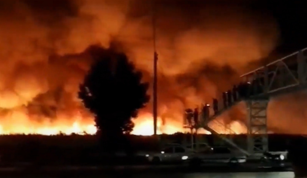Massive Fire Broke Out Near Key Iranian Nuclear Reactor, Major Oil Export Port (Video)
