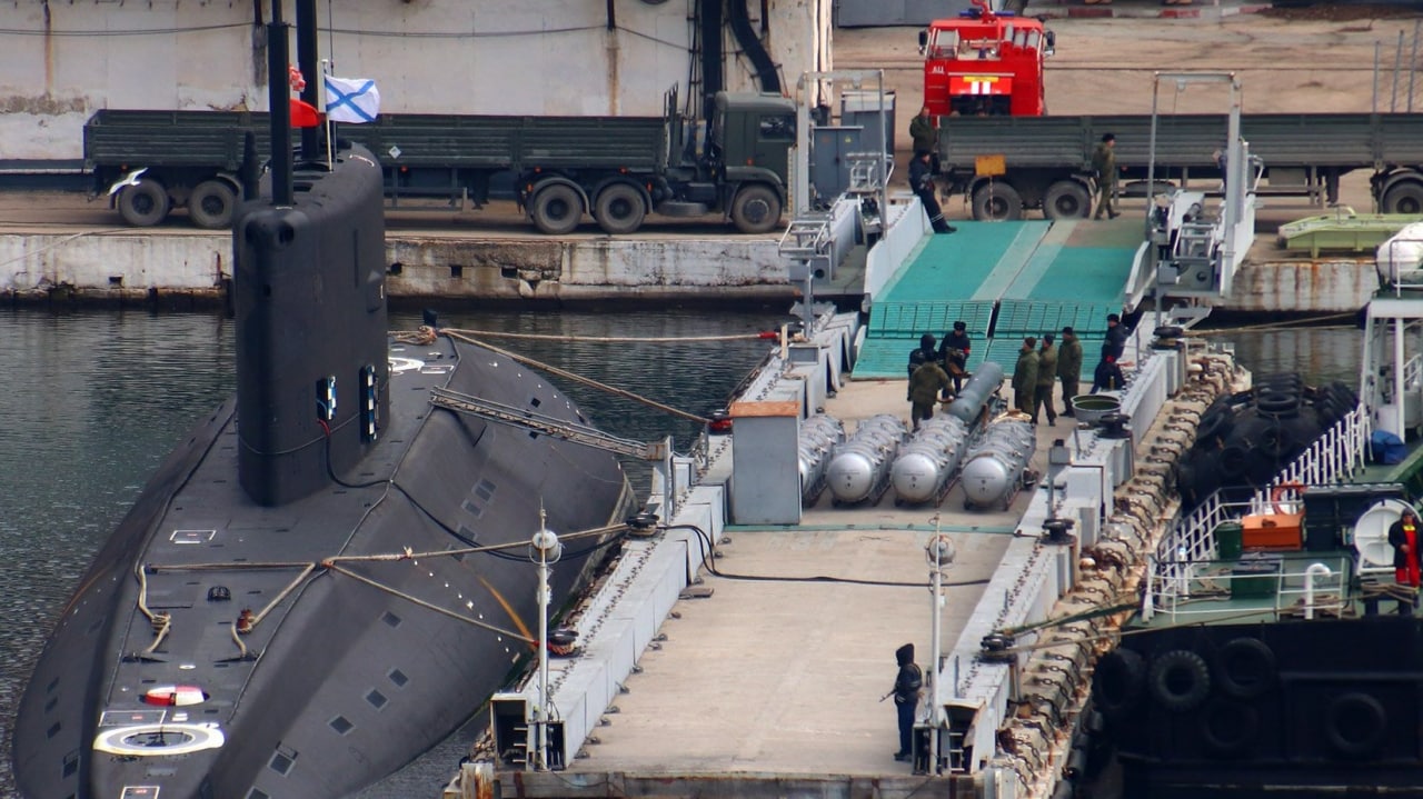 New Photos Show Russian Black Sea Fleet Submarine Being Loaded With Deadly Cruise Missiles
