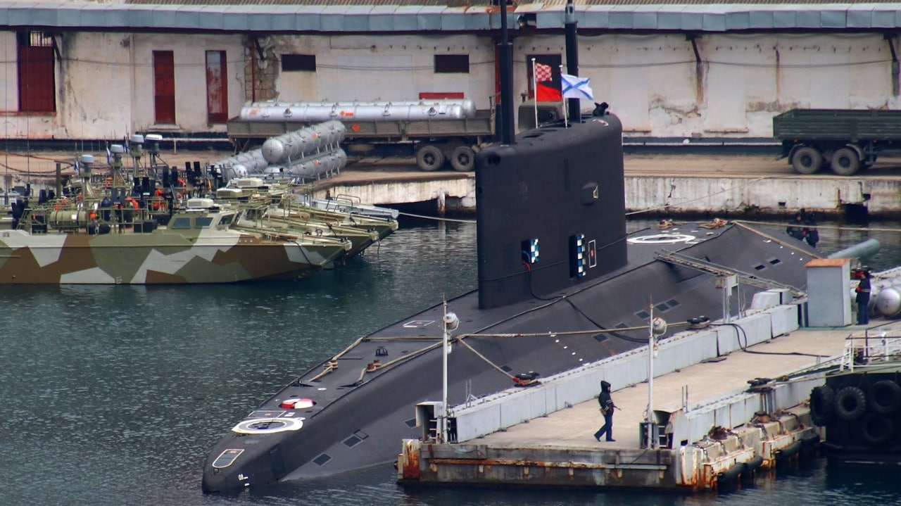 New Photos Show Russian Black Sea Fleet Submarine Being Loaded With Deadly Cruise Missiles