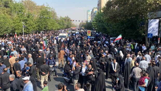 Iran’s Tehran Witness Pro-Government March Following Mass Protests (Videos)