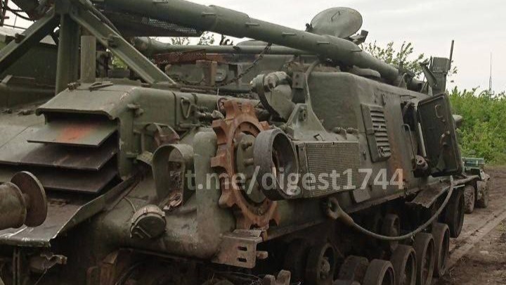 Russian Army Captures Another American Engineering Vehicle From Kiev Forces (Photos)
