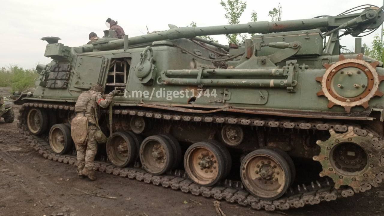 Russian Army Captures Another American Engineering Vehicle From Kiev Forces (Photos)